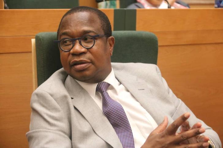 Zimbabwe bank withdrawal fees cut to 2%
